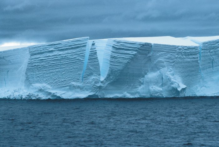 Eiskante in der Antarktis