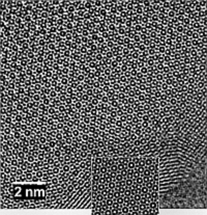 Bild 2: Aluminium-Palladium-Mangan-Legierung Viele, winzige schwarze Kreise auf weißem Grund