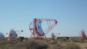 H.E.S.S.-Teleskope; Quelle: H.E.S.S.-Kollaboration, Arnim Balzer