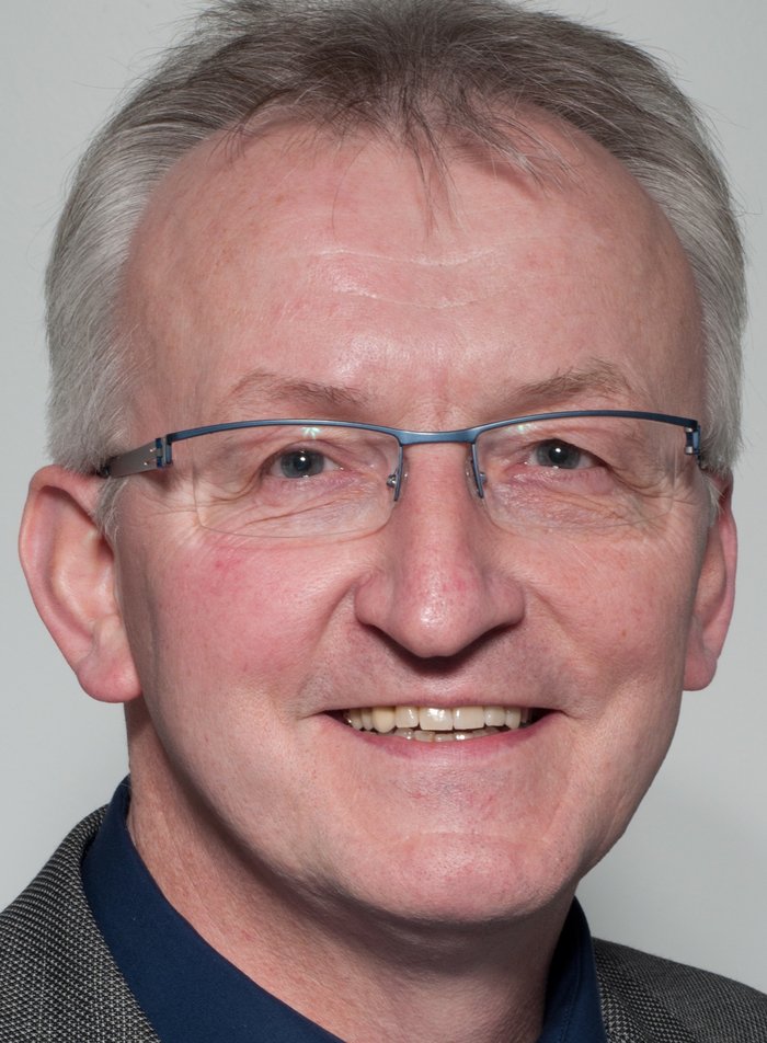 Bruno Eckhardt Porträt eines Mannes mit Brille