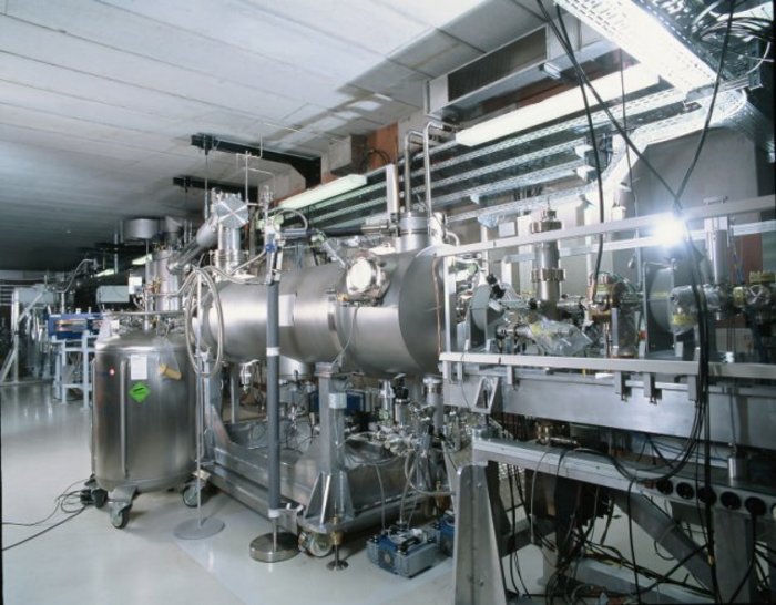 Beschleunigermodul am Elektronenbeschleuniger ELBE im FZD. Beschleunigermodul am Elektronenbeschleuniger ELBE im FZD.