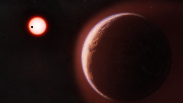 Oben links leuchtet ein kleiner, sehr heller Stern, vor dem sich ein kleinerer Himmelskörper als dunkle Silhouette abzeichnet. Rechts im Bild ist ein großer Planet abgebildet, um den eine ausgedehnte Hülle liegt, die auf eine Atmosphäre hindeutet.