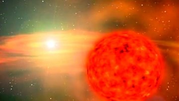 Doppelstern aus einem kleinen weißen und einem großen roten Stern, das System ist in Gasschwaden gehüllt, die sich um den weißen Stern sammeln.
