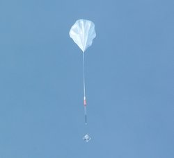 Start des Detektors zum Flug über der Antarktis