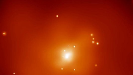 Die elliptische Galaxie NGC 720 – hier konnte Milgrom exemplarisch zeigen, dass seine modifizierte Gravitationstheorie die Bewegung von Gas und Sternen ebenso gut erklären kann wie die Annahme zusätzlicher Dunkler Materie.  