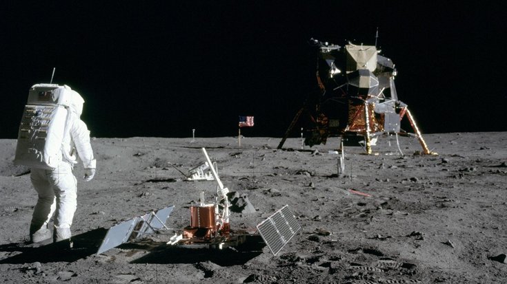 Die Aufnahme zeigt den Astronauten Buzz Aldrin auf dem Mond. 
