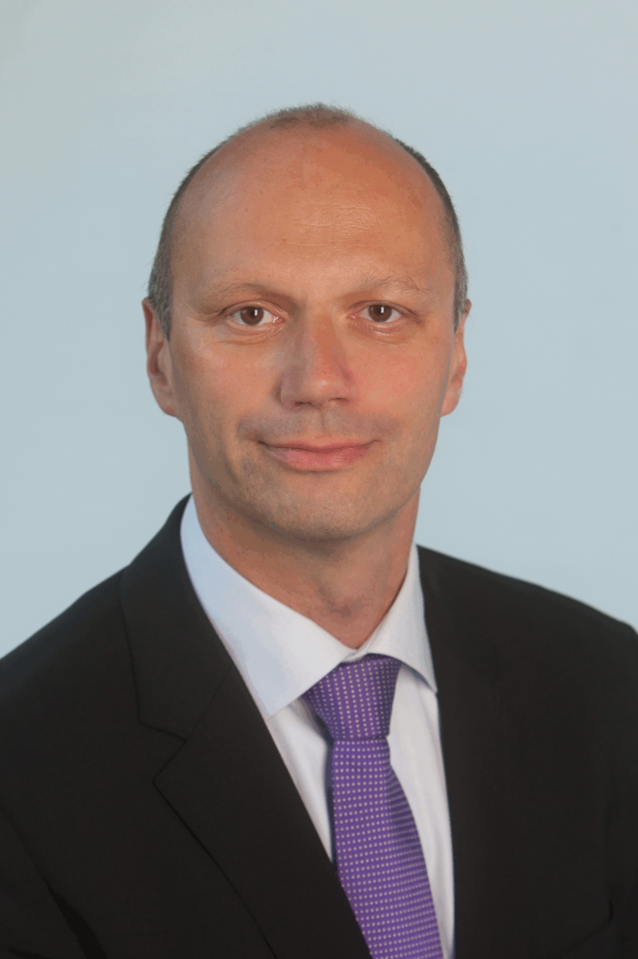 Thomas Klinger Das Bild zeigt Thomas Klinger im Anzug.
