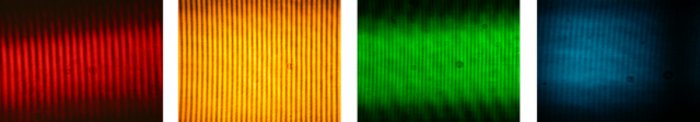 Die Zinken des Frequenzkamms sind mit bloßem Auge erkennbar. Die Zinken des Frequenzkamms sind mit bloßem Auge erkennbar.