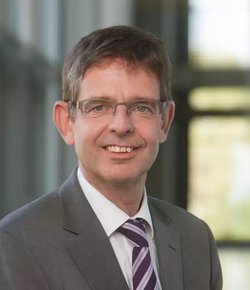 Porträt des Wissenschaftlers Hartmut Zohm