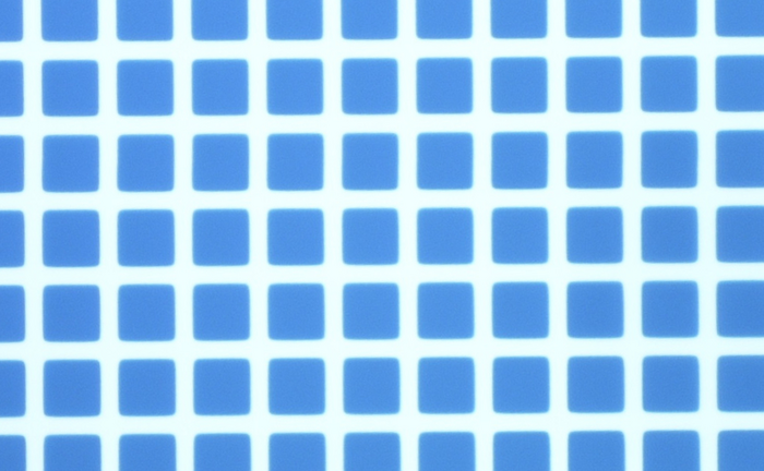 Mehr Licht aus organischen Leuchtdioden (OLED) Abgebildete quadratische Gitter-Struktur.