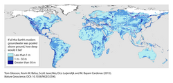 Weltkarte; besonders in den stark bewaldeten Gebiete, Zonen mit Seen und Flüssen ist mehr Grundwasser eingezeichnet als in anderen gebieten. Die Arktis (Permafrostbereich) besitzt kein Grundwasser.