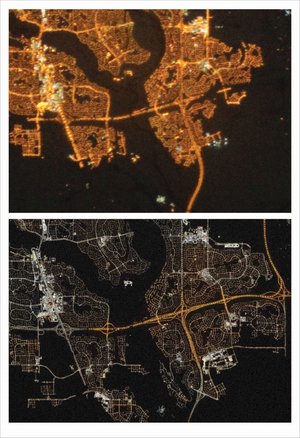 Zwei Luftaufnahmen der gleichen Stadt: Das Foto oben von 2010 zeigt eine überwiegend gelbliche Beleuchtung, das Foto unten von 2021 vor allem weiße Lichtquellen
