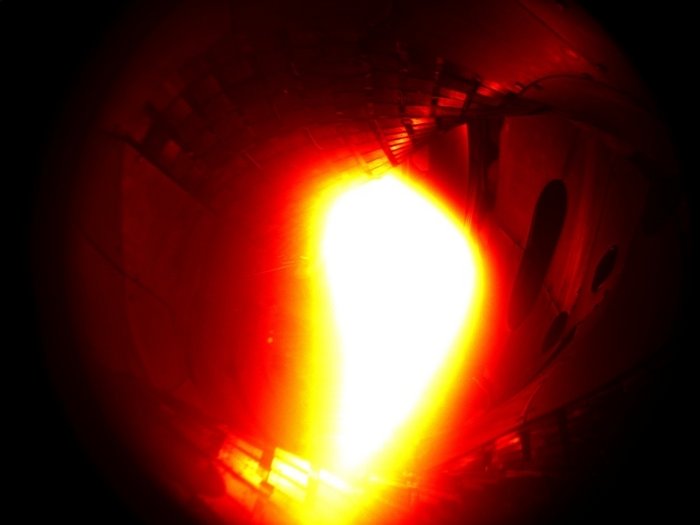 Das erste Plasma in Wendelstein 7-X Das erste Plasma in Wendelstein 7-X