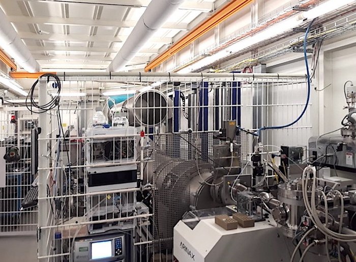 Messstation am EMBL Maschine in einem weißen Laborraum