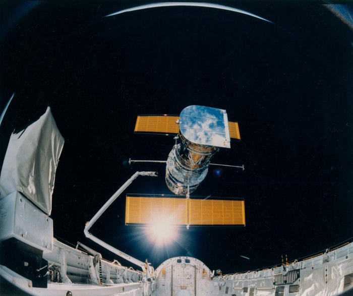 Aussetzen des Hubble-Weltraumteleskops