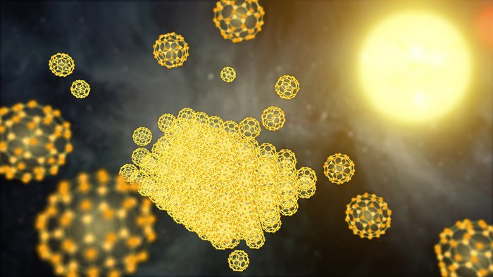 Die Künstlerische Darstellung zeigt die Kohlenstoff-Moleküle als kugelförmige Struktur aus einzelnen Atomen. In der Mitte ballen sich mehrer Kugeln zu einem Verband zusammen, aus dem ein Staubkorn entstehen kann. Im Hintergrund ist der Stern dargestellt, in dessen Nähe die Forscher den Staub entdeckt haben.