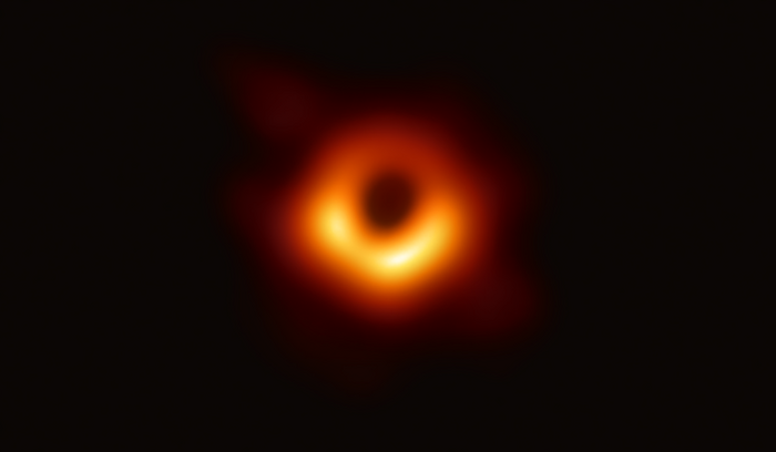 Erstes Bild eines Schwarzen Lochs Das Bild zeigt einen runden, hellen Ring.