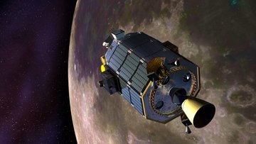 Künstlerische Darstellung der Mondsonde LADEE mit Mond im Hintergrund