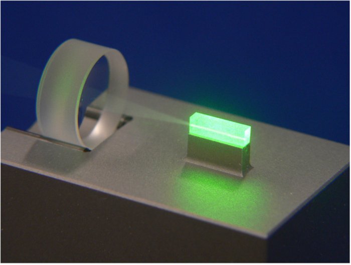 Rauschfreie Laser durch gequetschtes Licht Rauschfreie Laser durch gequetschtes Licht