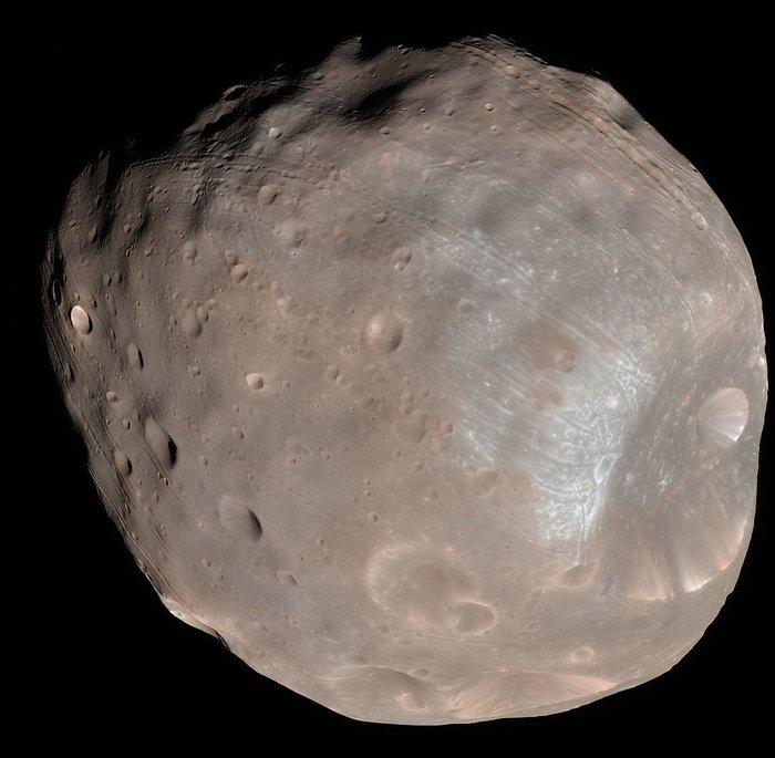 Der Marsmond Phobos Leicht unregelmäßig geformter, mit Kratern übersäter Himmelskörper