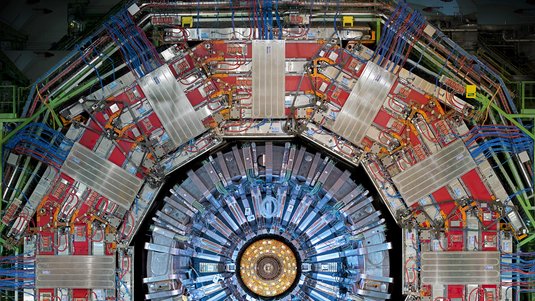 Frontalansicht auf den Detektor des Teilchenbeschleunigers LHC am Cern.