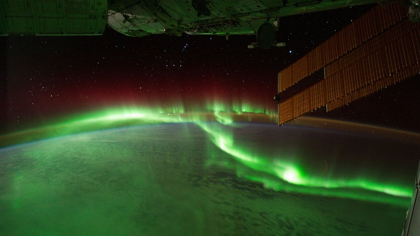 Welt der Physik Lassen sich Nordlichter hören?