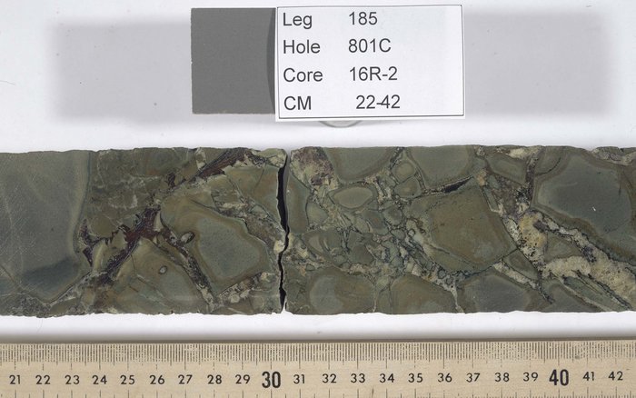 Basaltprobe vom Ozeanboden Gesteinsprobe