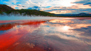 Grand Prismatic Spring im westlichen Yellowstone-Nationalpark im US-Bundesstaat Wyoming