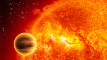 Glühende Oberfläche eines sonnenähnlichen Sterns, davor ein jupiterähnlicher Planet