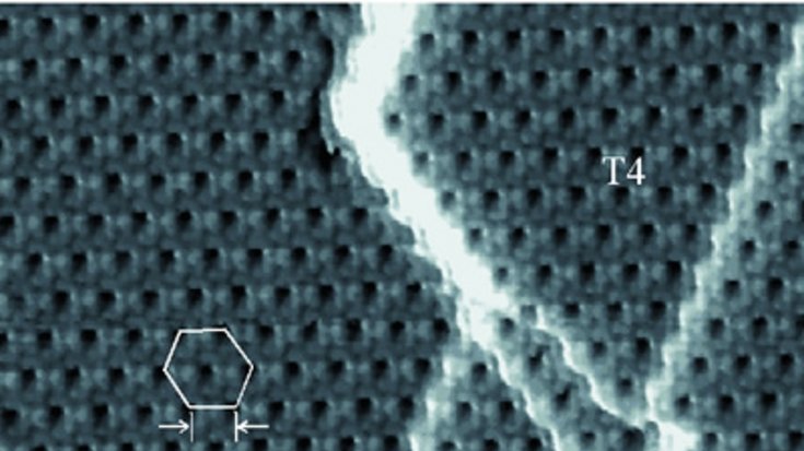 Palladium-Indium Oberfläche Palladium-Indium Oberfläche, aufgenommen mit Rastertunnelmikroskop