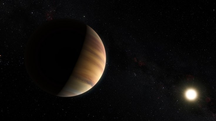 Im Vordergrund ein jupiterähnlicher Planet, im Hintergrund ein sonnenähnlicher Stern.