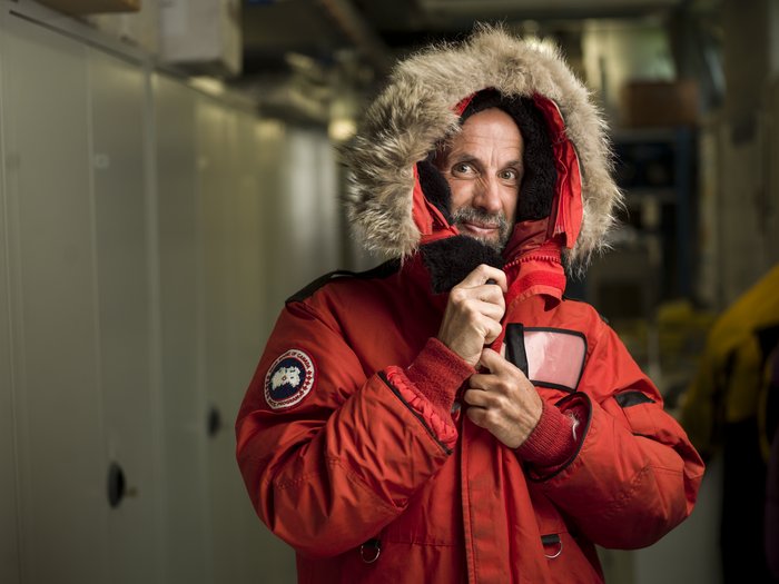 Martin Schneebeli Das Bild zeigt Martin Schneebeli in einem Schneeanzug.