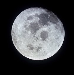 Das Foto zeigt eine Frontalaufnahme des Mondes, die von der Mannschaft der Apollo 11 Mission der US-Weltraumagentur NASA aufgenommen wurde.