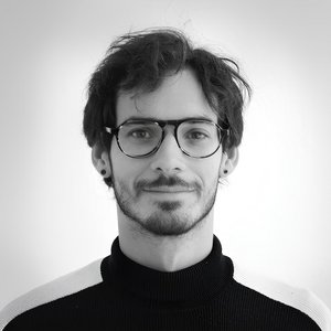 Schwarz-Weiß-Porträt des Wissenschaftlers Steffen Swoboda