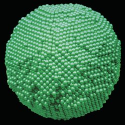 Modelldarstellung eines Clusters, kugelförmige Struktur, die aus kleinen, grünen Kügelchen zusammengesetzt ist..