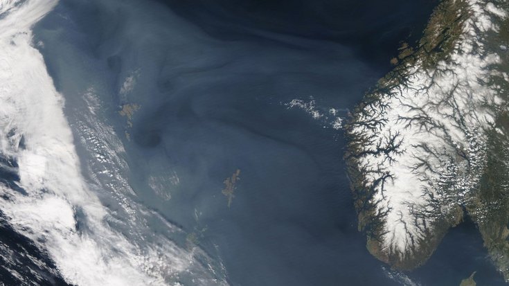 Satellitenaufnahme der Westküste Norwegens und dem benachbarten Meer