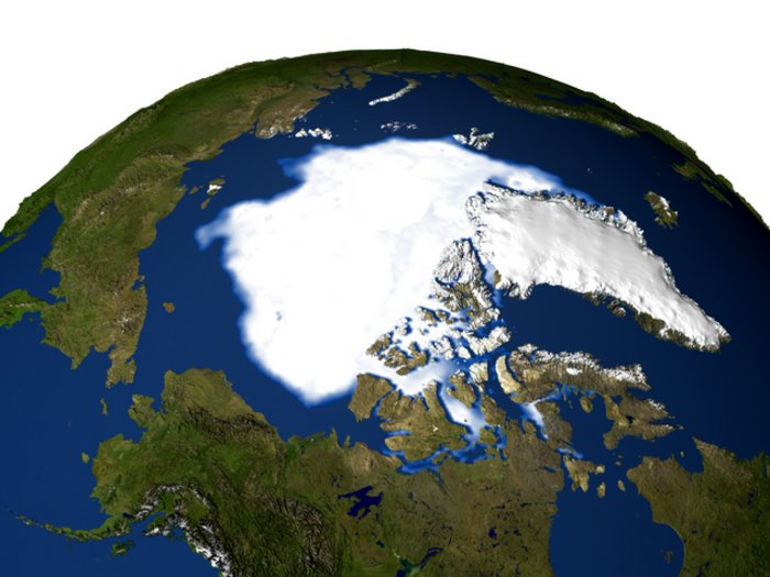 Infografik. Blick auf die Nordhalbkugel. Das Meereis in der Arktis ist weiß dargestellt. Vor der kanadischen und vor der sibirischen Küste ist das Eis geschmolzen, die zentrale Arktis rund um den Nordpol ist aber eisbedeckt.