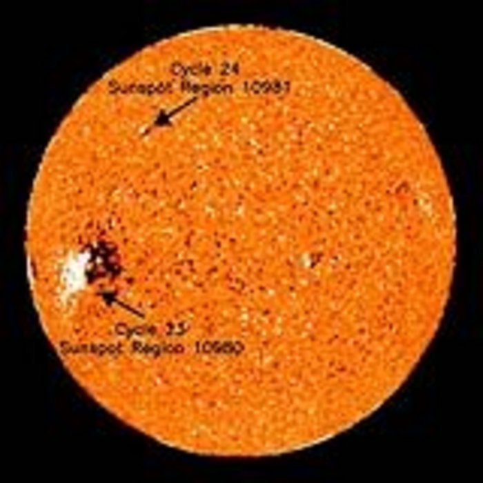 Erster Sonnenfleck des 24. Zyklus