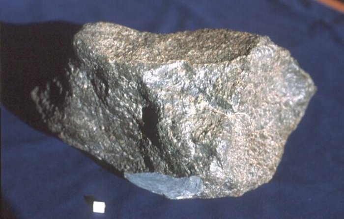 13,5 Kilogramm wiegt dieser Meteorit Kalahari 009 13,5 Kilogramm wiegt dieser Meteorit Kalahari 009