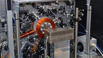 Aufbau einer Atomuhr