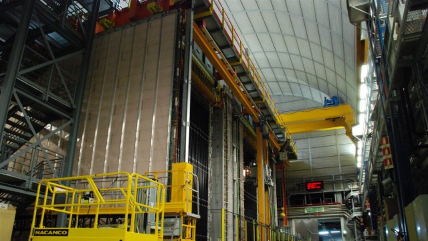 Oscillation Project Welt der Physik: OPERA-Experiment zeigt erste Neutrino-Oszillation