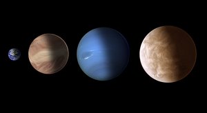 Die Erde ist deutlich kleiner als die beiden Exoplaneten, während Neptun etwas größer ist als GJ 1214b und etwas kleiner als GJ 436b.