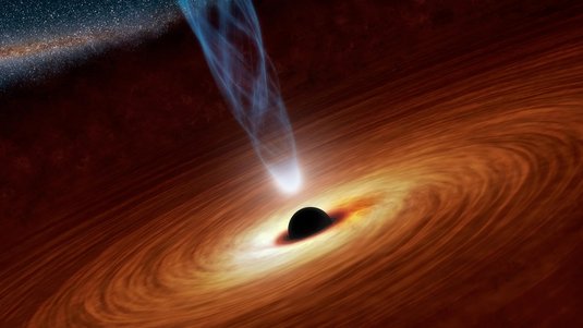 Leuchtende Scheibe mit Spiralstruktur, in der Mitte ein rundes, schwarzes Objekt, von dort nach oben ausgehend ein gebündelter Strahl