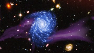 Spiralgalaxie mit angedeutem Zustrom von Gas.