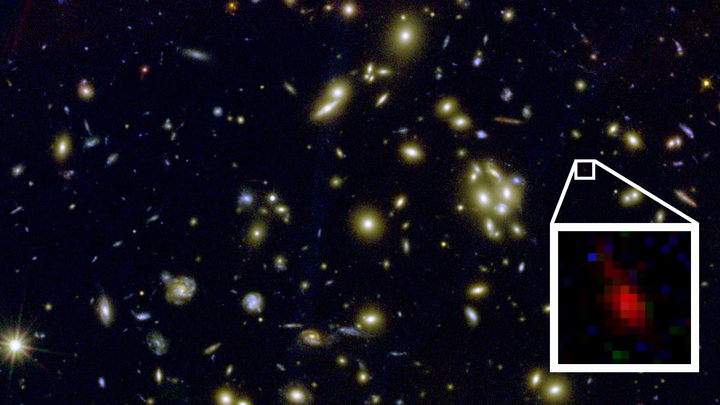 Galaxienhaufen wirkt als Gravitationslinse