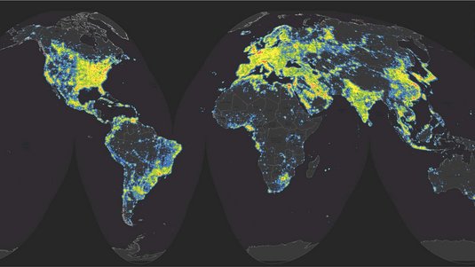 Die Farbkodierung zeigt die Stärke der Lichtverschmutzung überall auf der Welt.