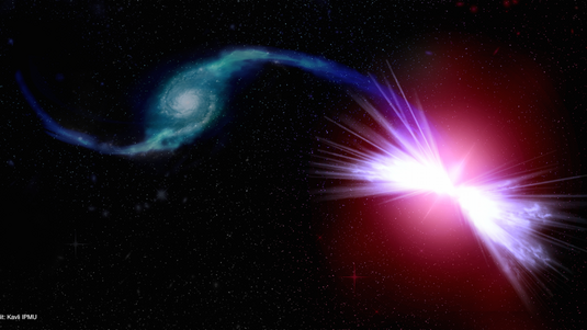 Die künstlerische Darstellung zeigt eine leuchtende rötliche Galaxie auf der rechten Seite, die mit einer benachbarten bläulichen Galaxie zu ihrer Linken in Wechselwirkung steht.