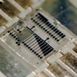 Diodenchip aus schaltbaren Metalloxiden