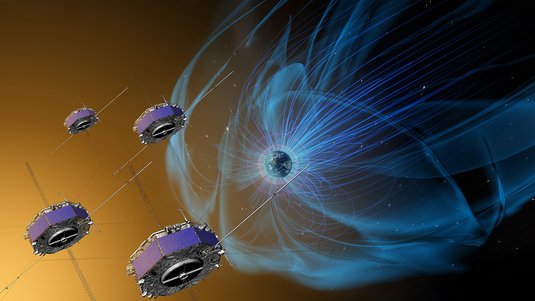 Links vier Satelliten, rechts die Erde, auf die hellblaue Schlieren zuströmen