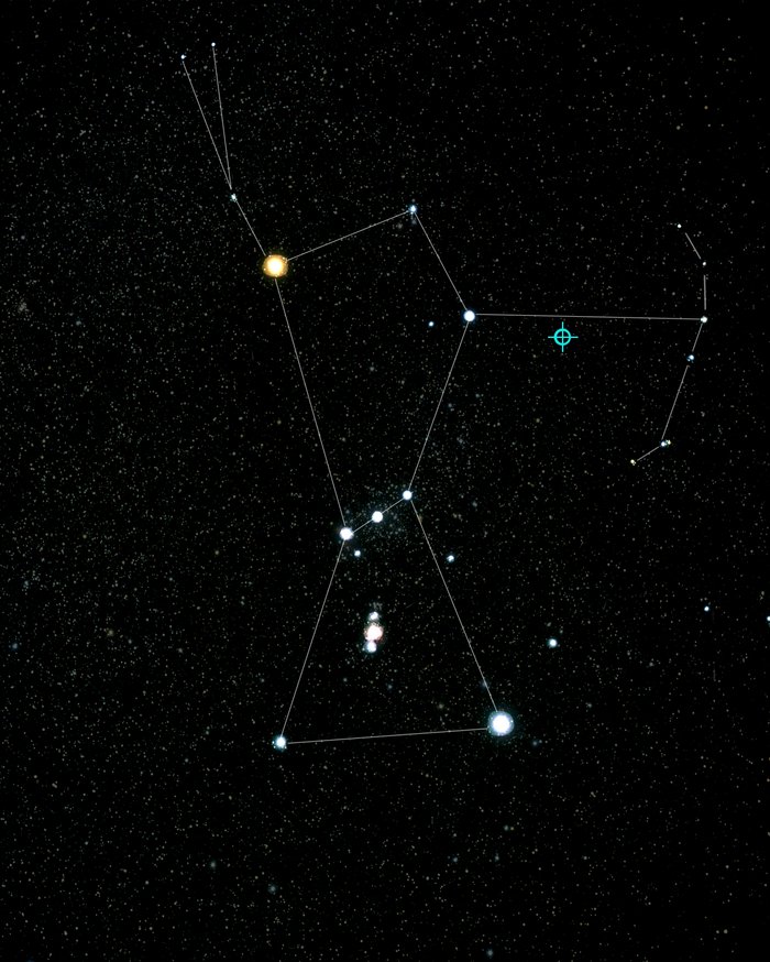Lage der Galaxie Das Bild zeigt den Sternenhimmel. Das Sternbild Orion und die Galaxie TXS 0506+056 sind mit Kreisen markiert.